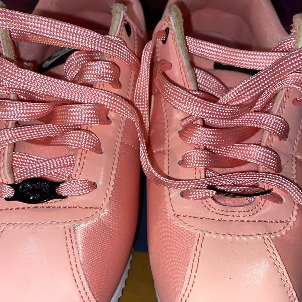 🎀🎀🩰Nike sneakers size 5y🎀🎀🩰